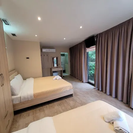 21-rooms Bed & Breakfast Tirana