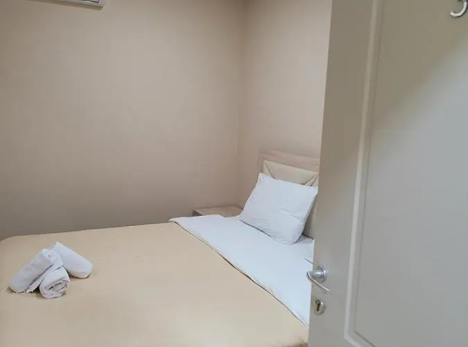 21-rooms 3* Tirana