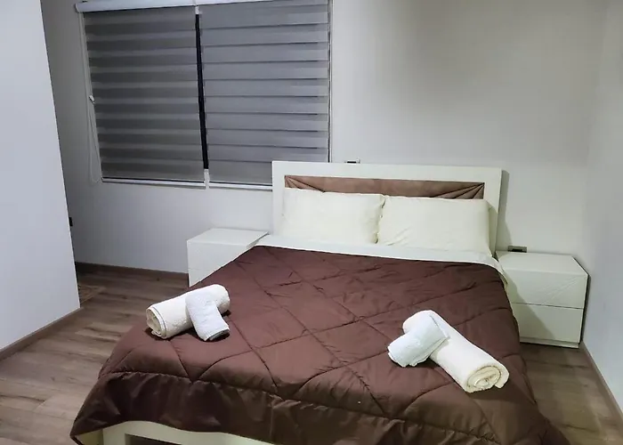 21-rooms Couette-café Tirana