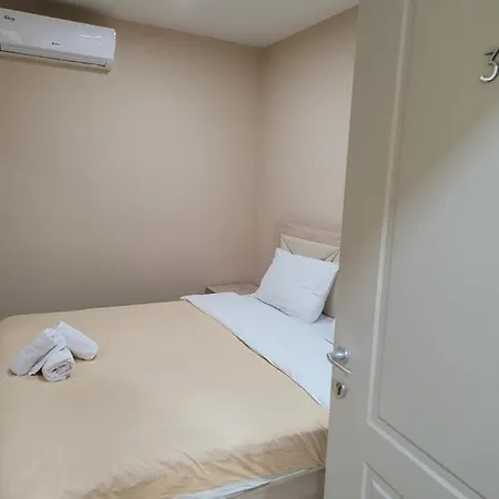 21-rooms 3* ティラナ