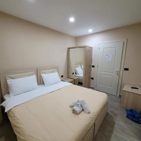 21-rooms 3* ティラナ